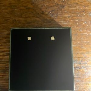 Set of 14karat white gold diamond stud earrings must go asap